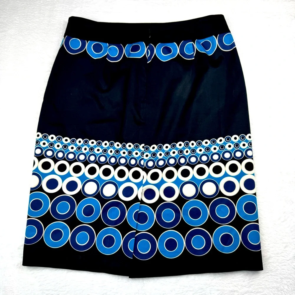 Ann Taylor Black with blue and white circle retro style. Pencil Skirt Size 4.